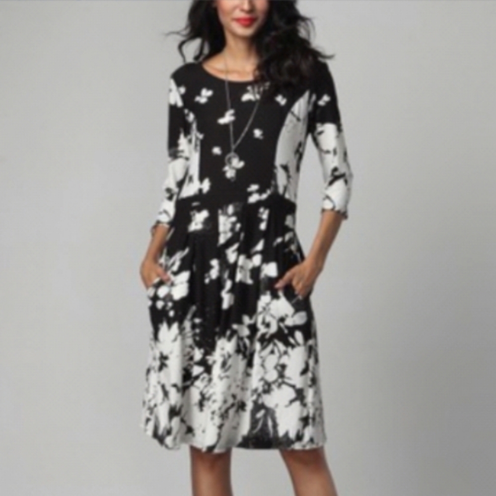 - Gorgeous DRESS with pockets!!!